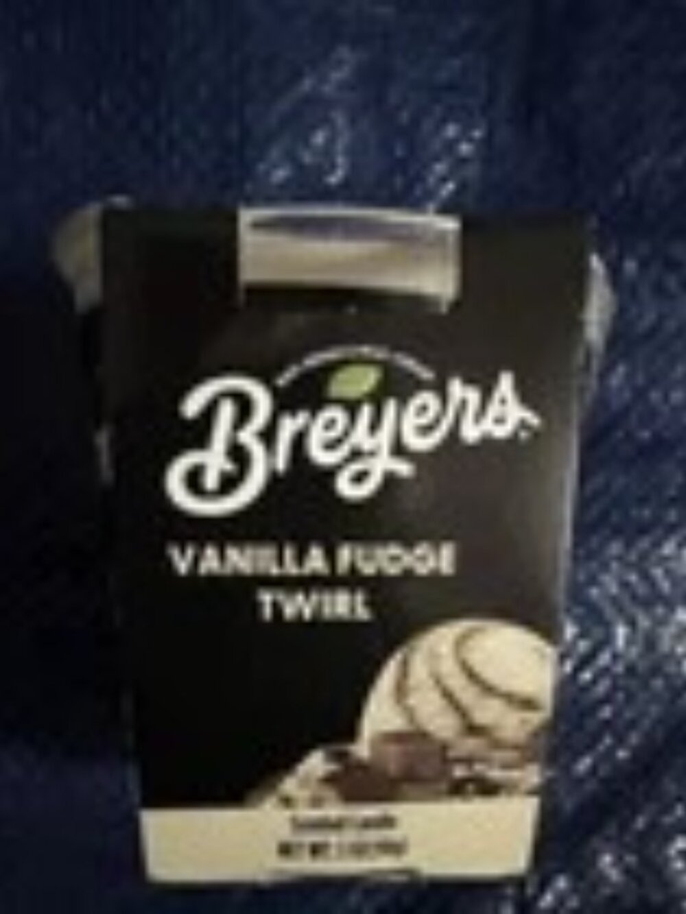 Breyers Vanilla Fudge Twirl Scented Jar Candle 3 oz - Picture 2 of 2